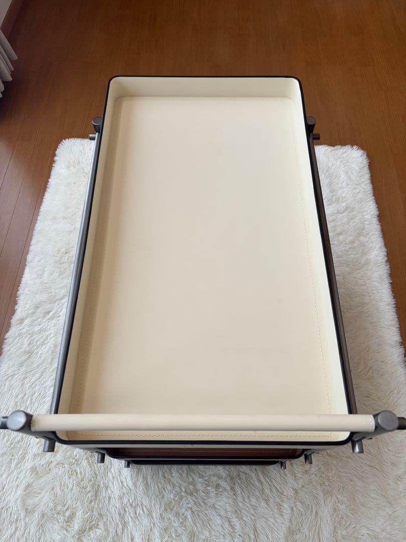 海外輸入　3段 スクエアトレー 収納ラック　サイドテーブル　キャスター付きワゴン