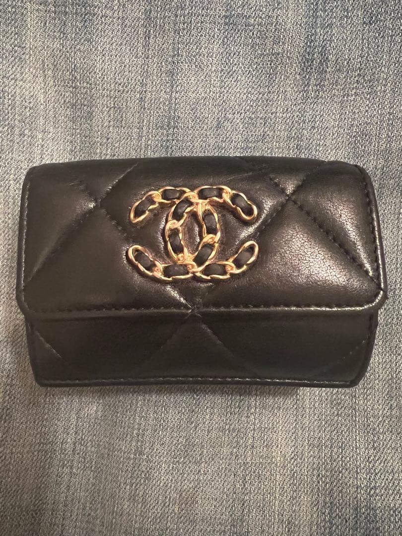 CHANEL マトラッセ スモールフラップウォレット 三つ折り CC ラムスキン