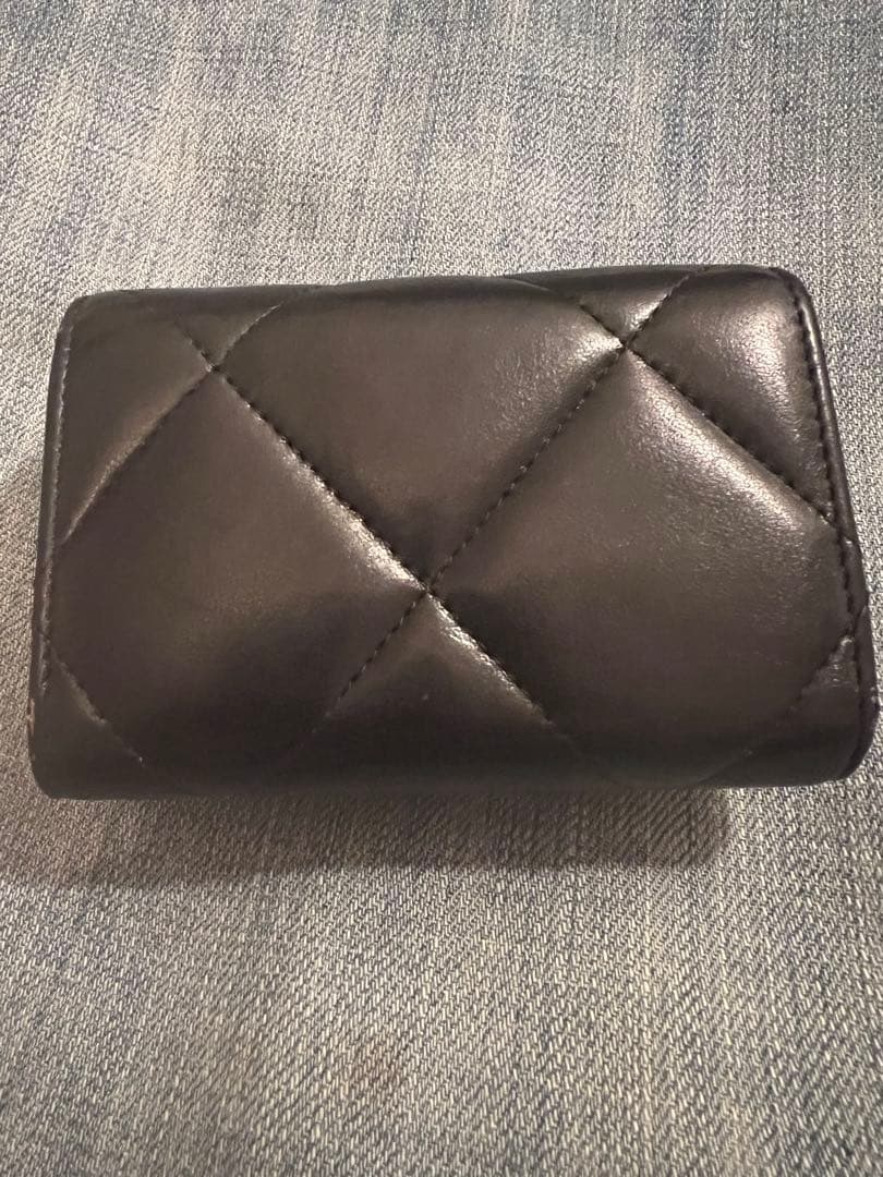 CHANEL マトラッセ スモールフラップウォレット 三つ折り CC ラムスキン