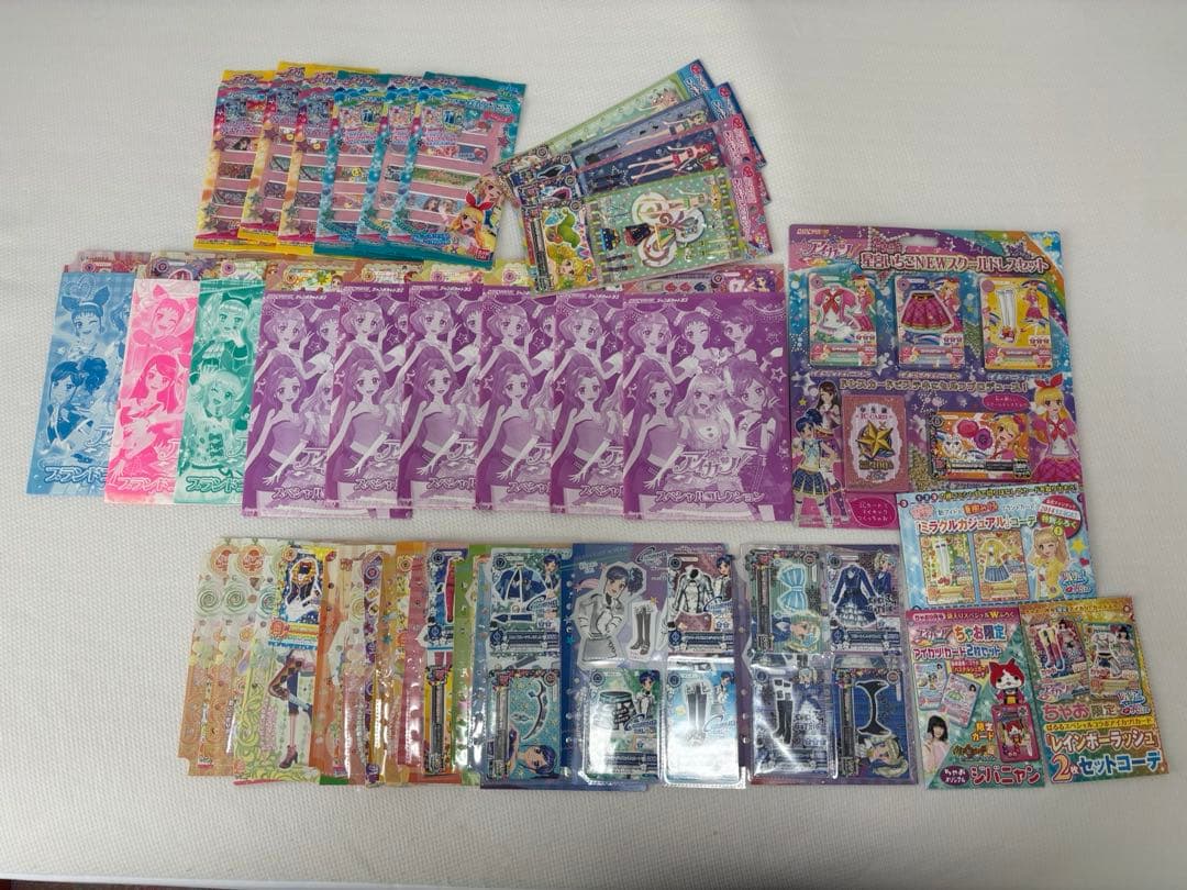 アイカツ　2000枚 バインダー カードケース グッズ まとめ売り