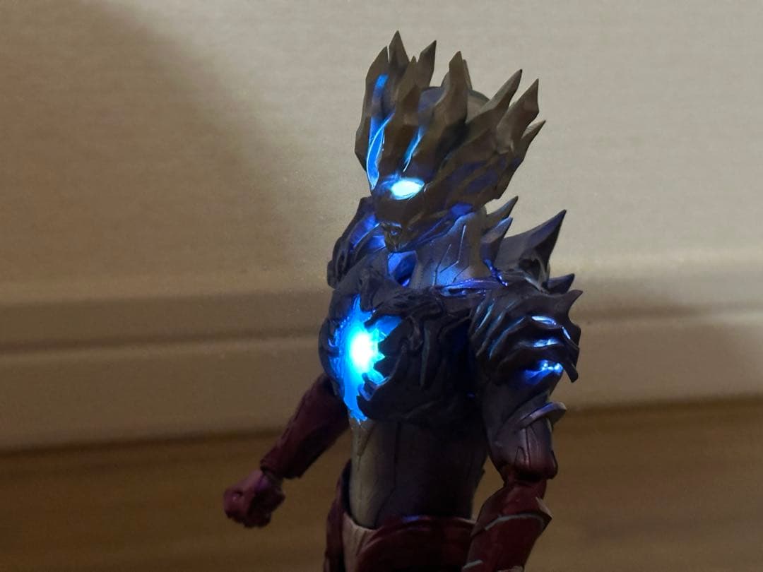 発光改造 S.H.Figuarts ウルトラマンサーガ フィギュアーツ