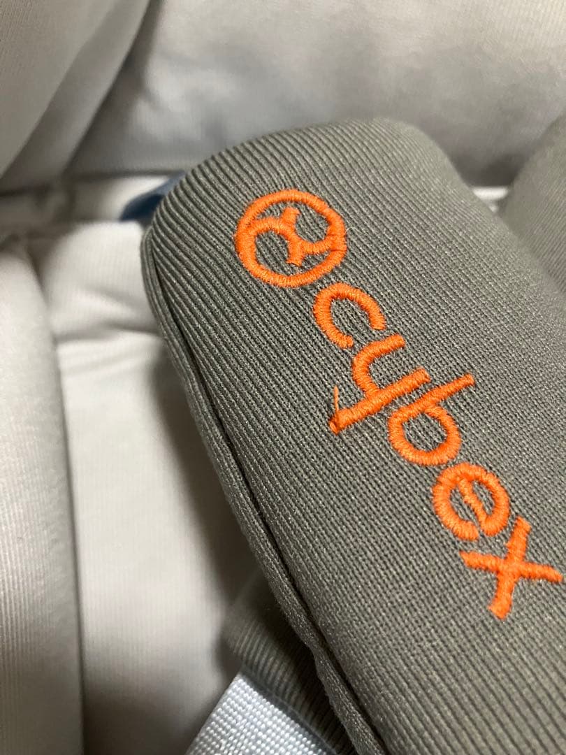 Cybex Aton S2チャイルドシート ベース付き グレー