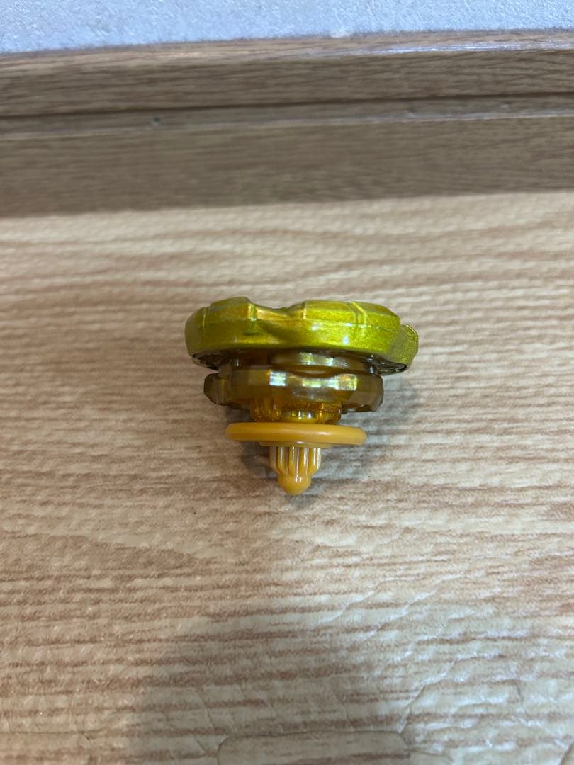 ベイブレードX　ウィザードロッド5-70DB　メタルコート：ゴールド