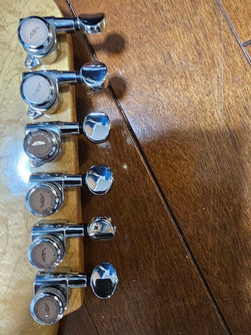 ストラト スキャロップギター