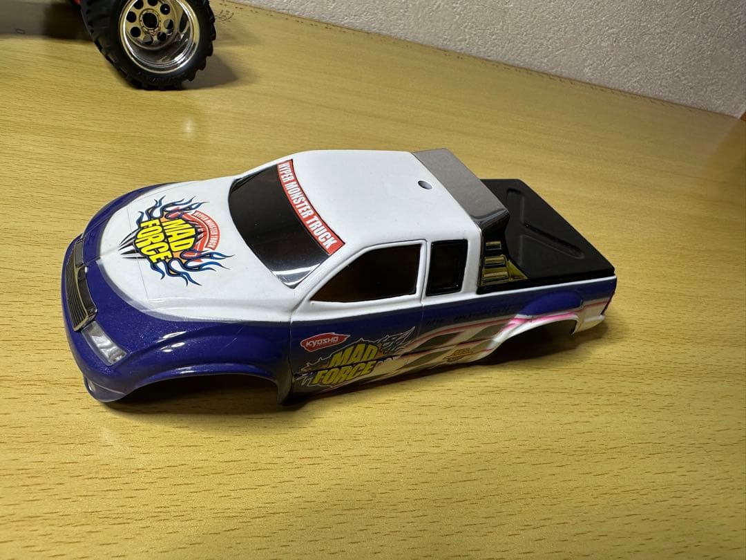 京商　ミニッツ モンスター マッドフォース プロポセット 2.4GHzに交換済