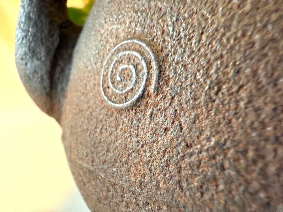 南部鉄瓶 金象嵌取手 意外に可愛いぐるぐる渦巻き文様 茶道具 明治〜昭和初期