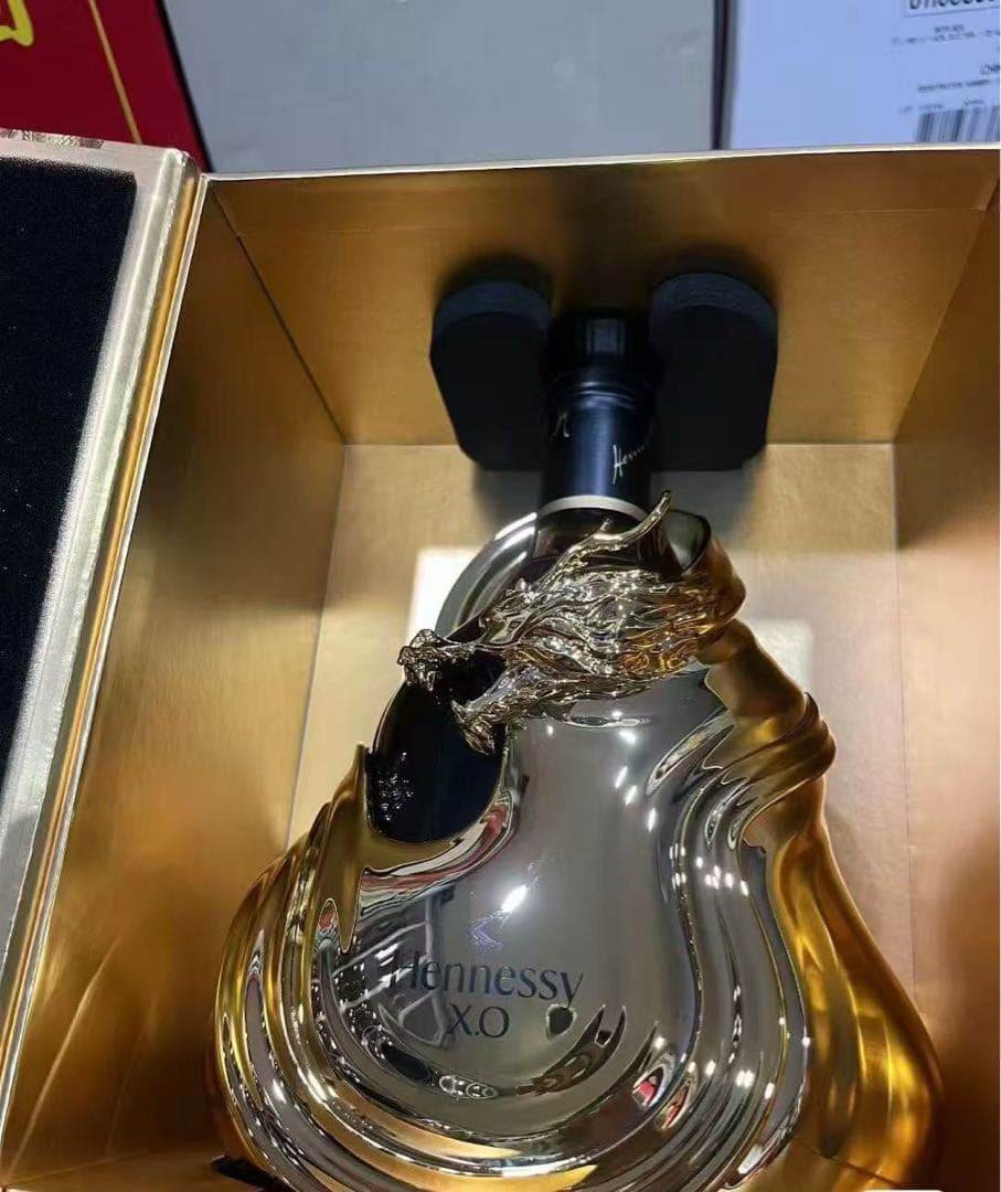 Hennessy X.O. ドラゴンボトル龍年干支