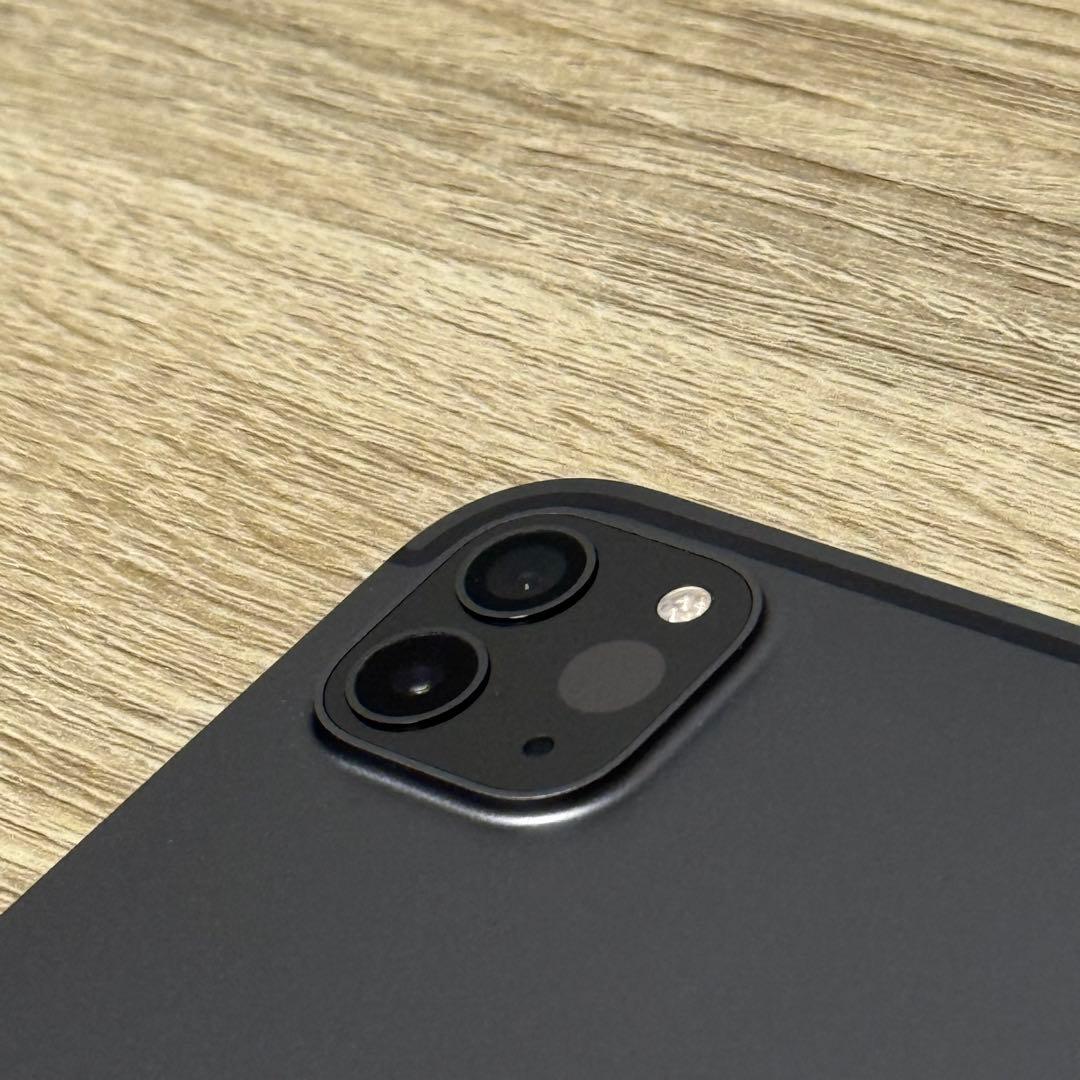 iPad Pro 12.9 1TB Magic Keyboard付き