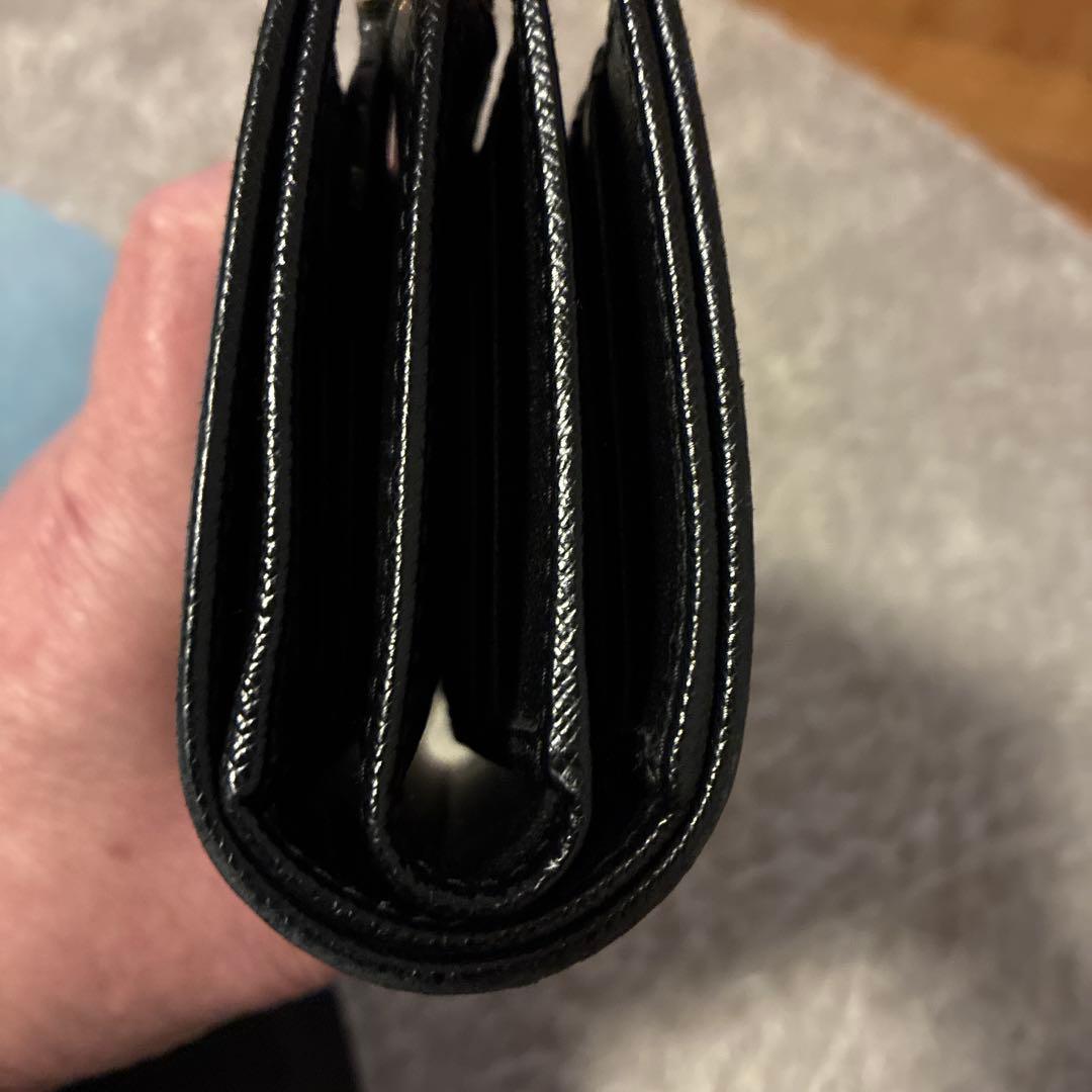 PRADAフラップサフィアーノレザーロゴ金具ブラック