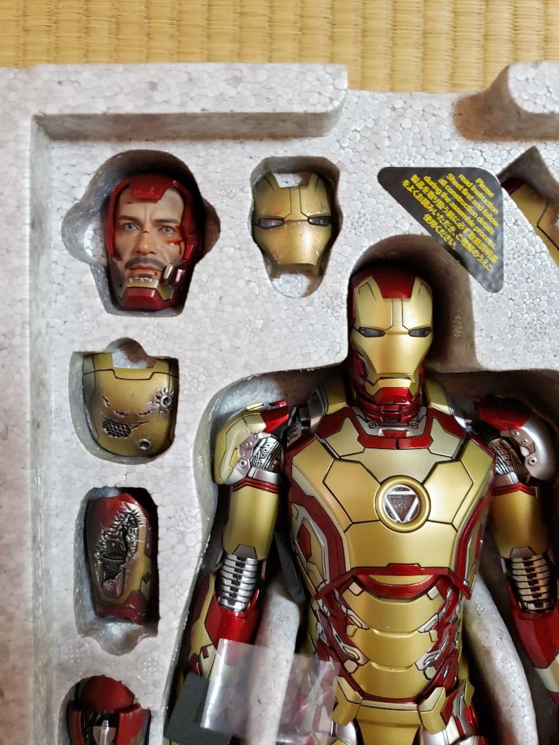 【新品未使用】ホットトイズ アイアンマン3 アイアンマン マーク42