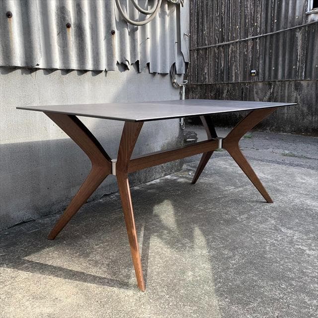 Calligaris TOKYOダイニングテーブル （運送会社での配送不可商品）