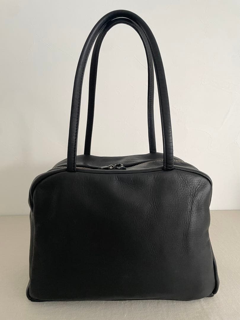 a （アー）スクエアボストンバッグMブラック黒レザーショルダーバッグハンドバッグ