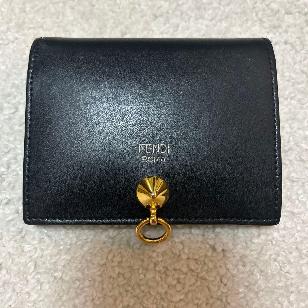 FENDI 二つ折りミニ財布　黒✖️ゴールド　美品
