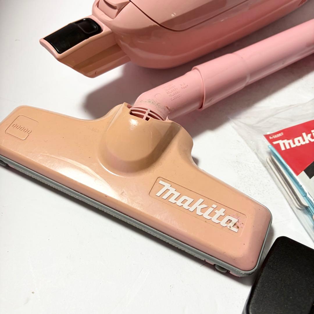 マキタ 充電式クリーナ CL115FD 未使用紙パック30個付き コードレス