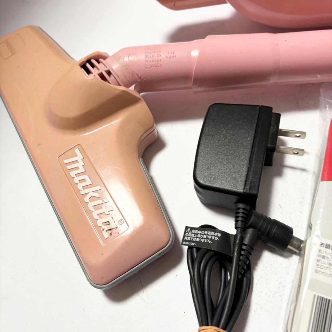 マキタ 充電式クリーナ CL115FD 未使用紙パック30個付き コードレス