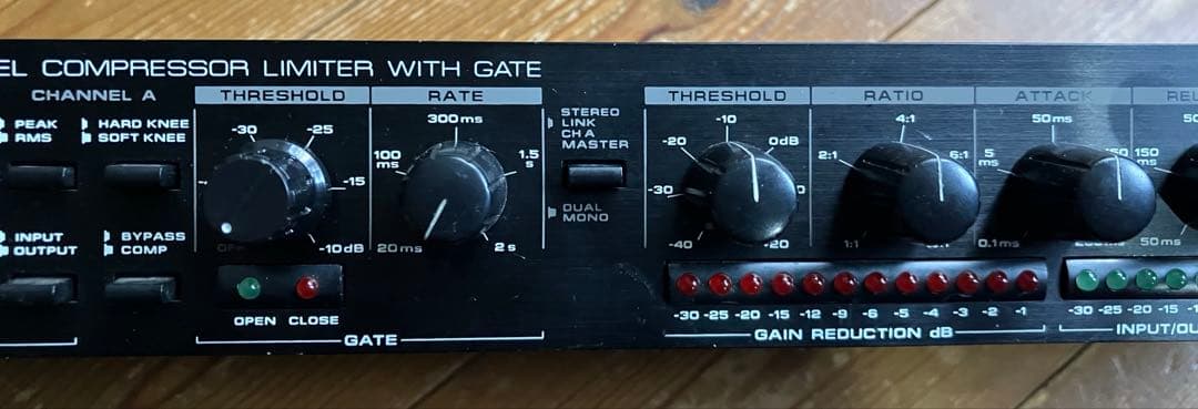 ● Alesis 3630 Compressor 改造品 名機