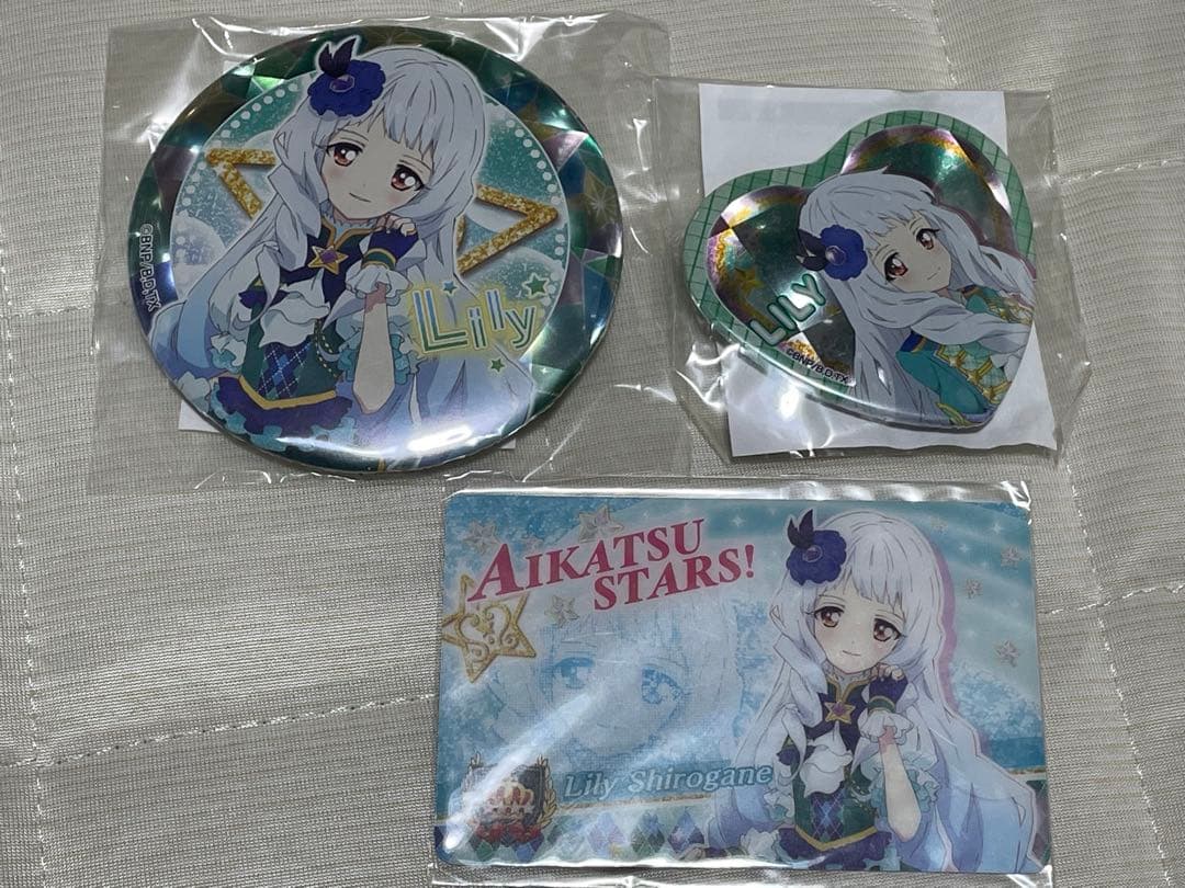 アイカツスターズ　グリッターガラポン 白銀リリィ セット 缶バッジ