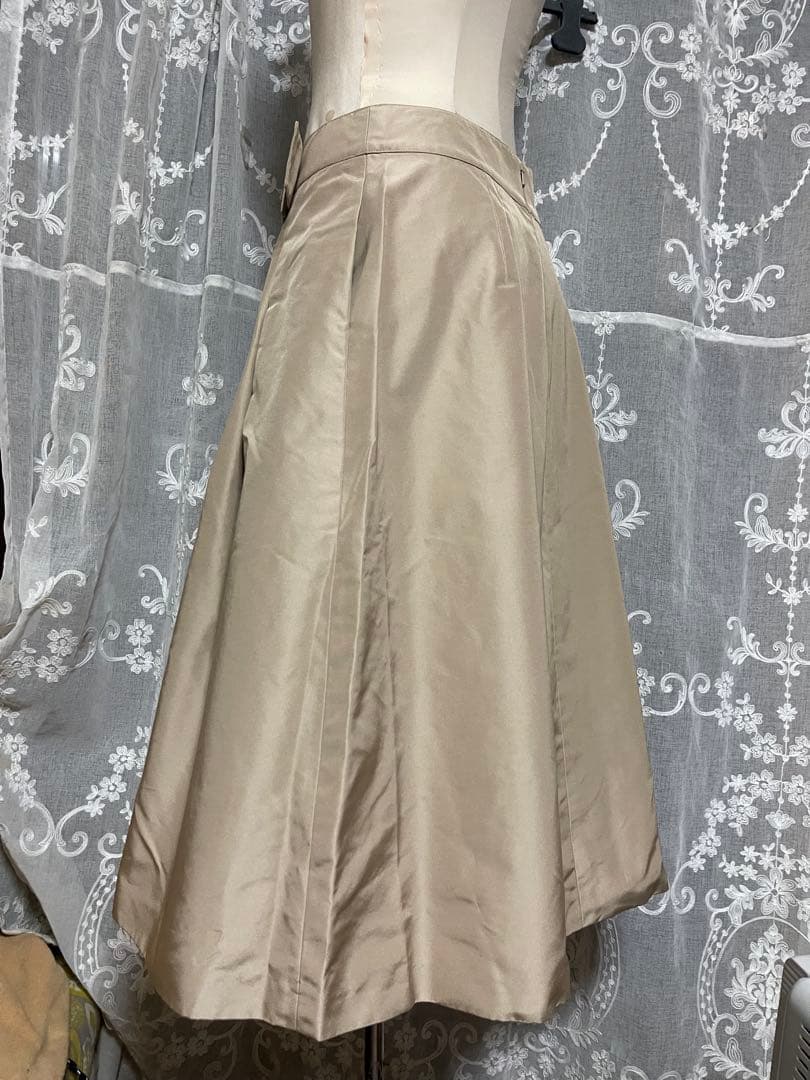 新品　　　フォクシー　　シルク形状　ふんわり　スカート