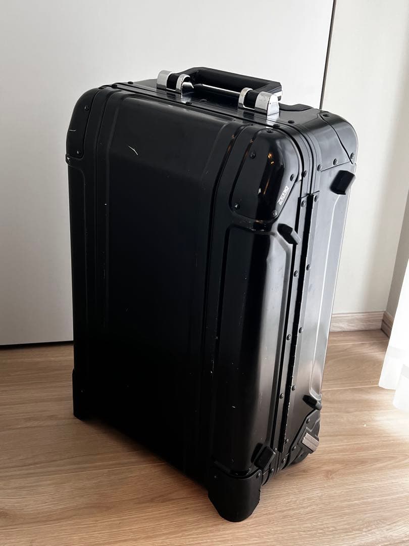ゼロハリバートン　アルミ　スーツケース　31L 2輪