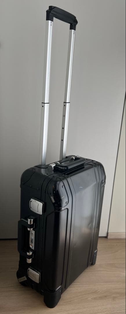 ゼロハリバートン　アルミ　スーツケース　31L 2輪