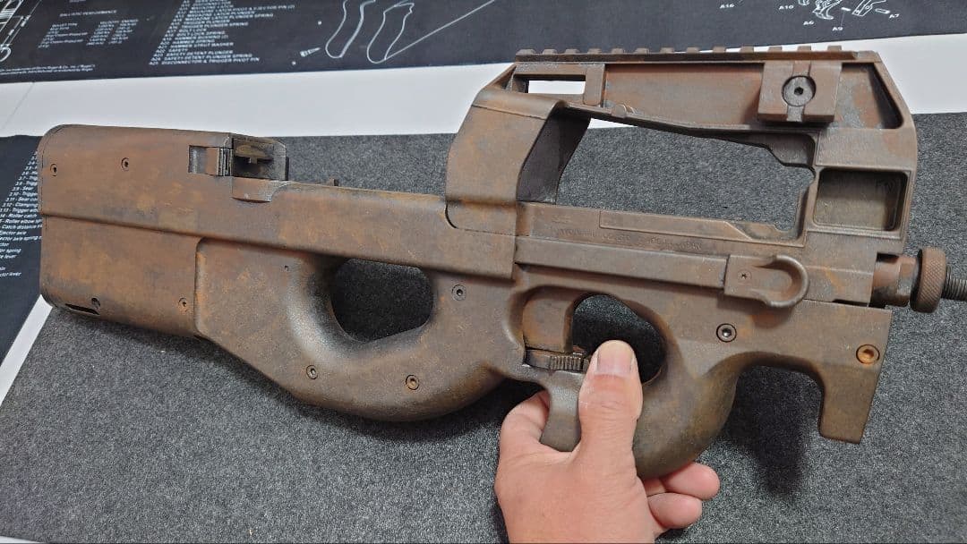 東京マルイP90 電動ガン爆渋エイジング塗装仕様