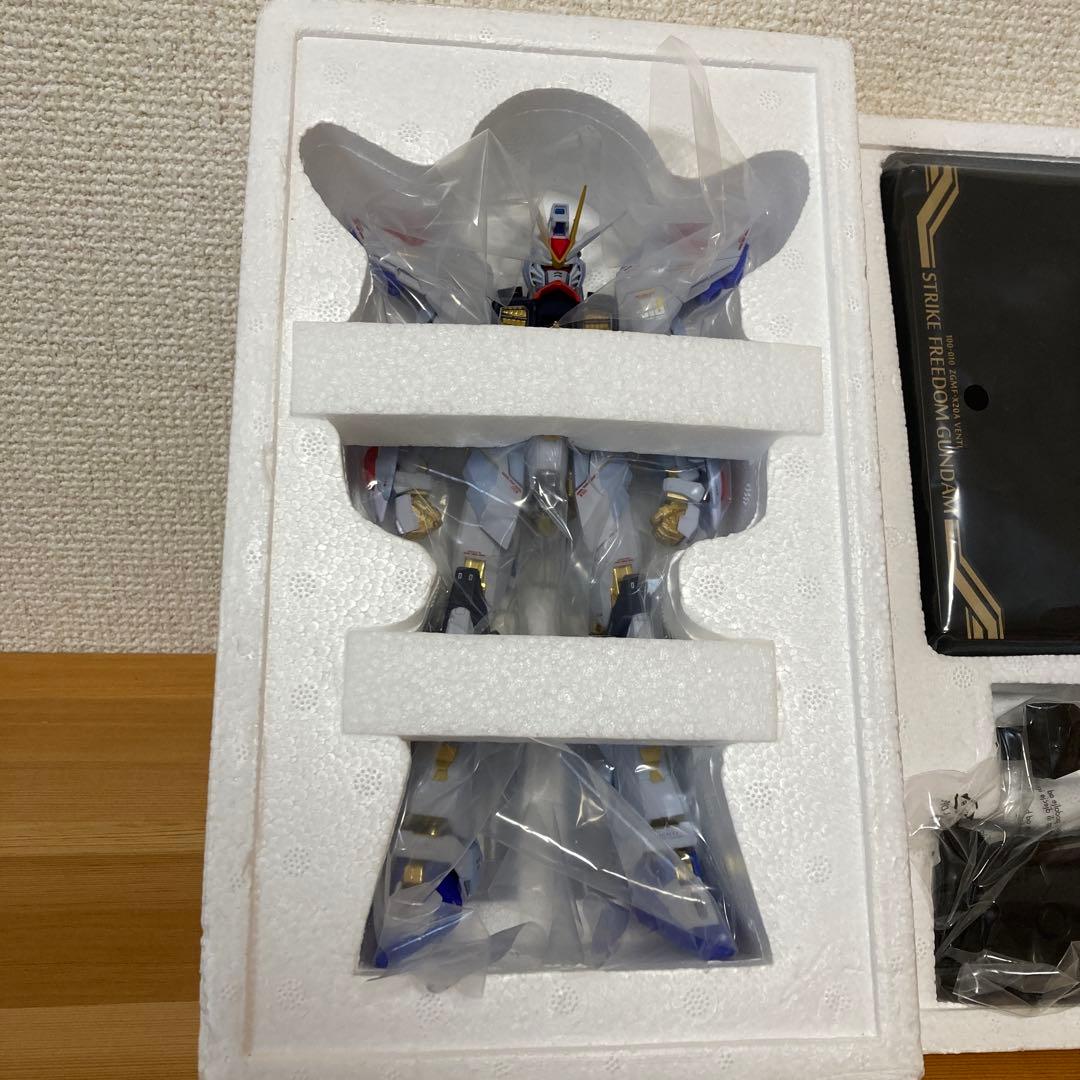 メタルビルド　ストライクフリーダム　SOUL BLUE Ver. 光の翼　セット