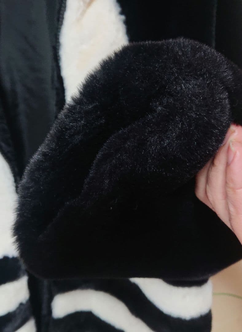 adidas フェイクファージャケット 2XO