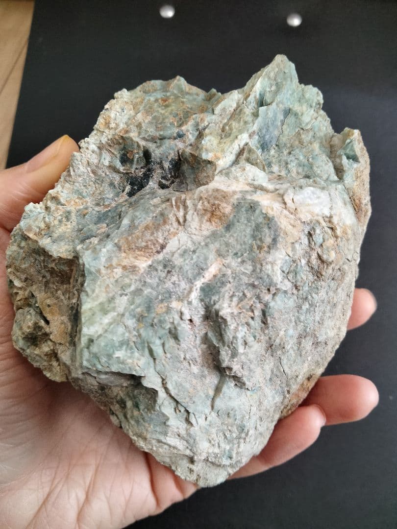 埼玉県宮内砕石場　ニッケルオパール　ニッケルシリカ　599g 　きつね石