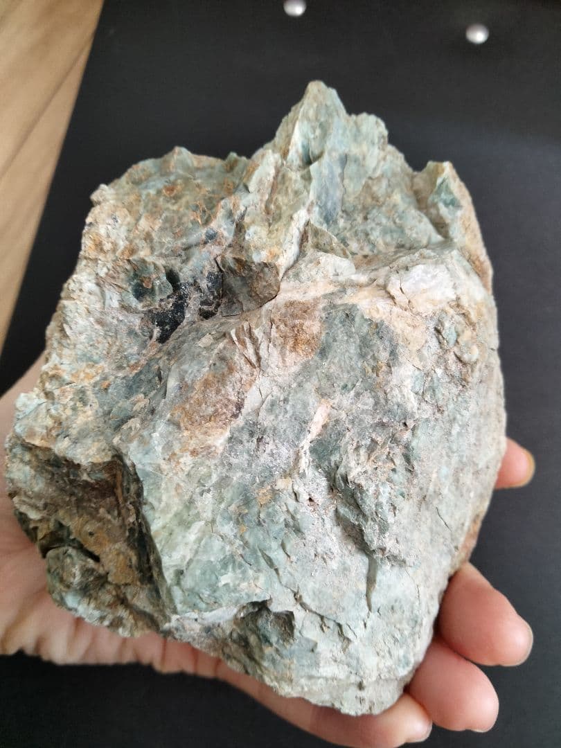 埼玉県宮内砕石場　ニッケルオパール　ニッケルシリカ　599g 　きつね石