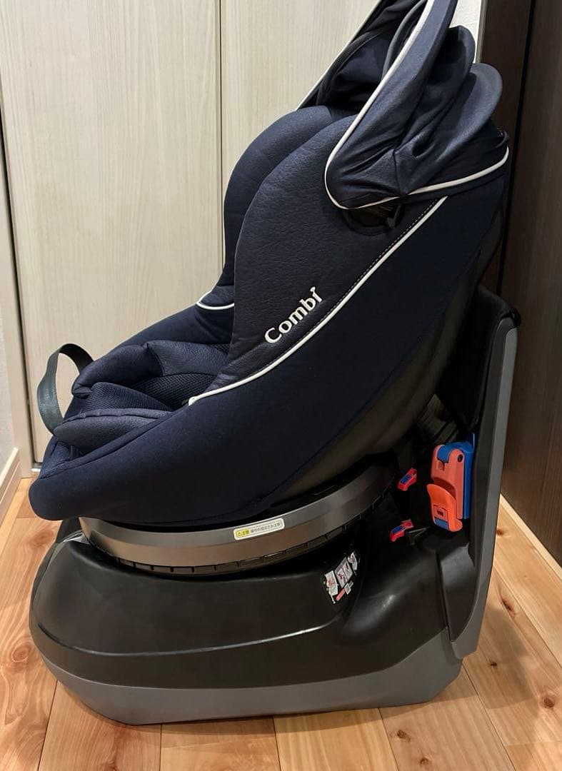 Combi チャイルドシート ネイビー　回転式　CG-CTG 本日限定価格
