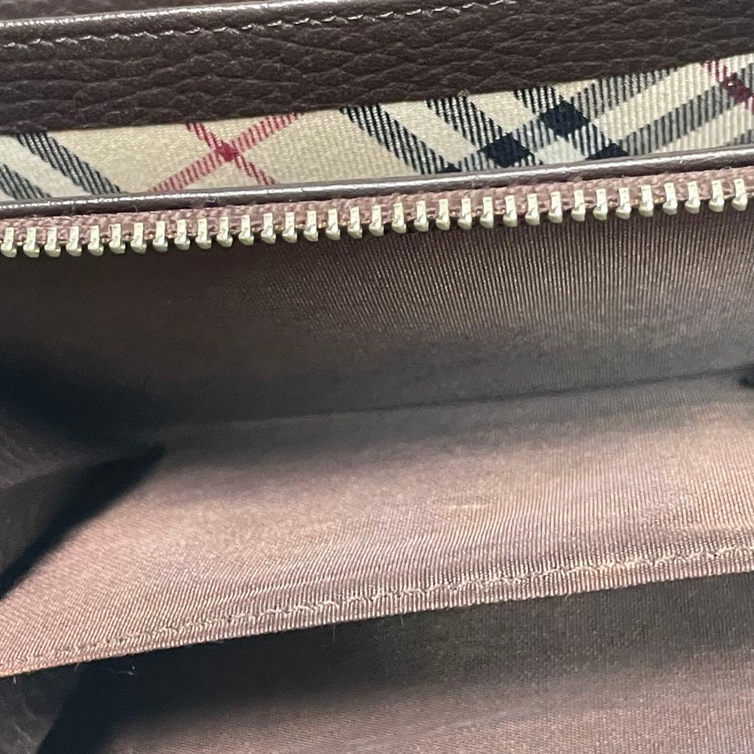 美品 BURBERRY 二つ折り財布 こげ茶 ブラウン ノバチェック 箱付き