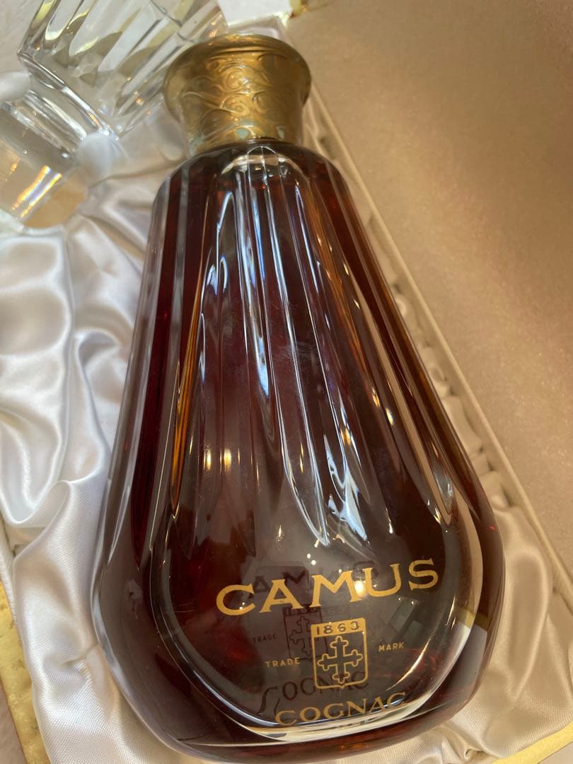 【値下げ】CAMUS カミュ　バカラクリスタルボトル　ブランデー　未開封