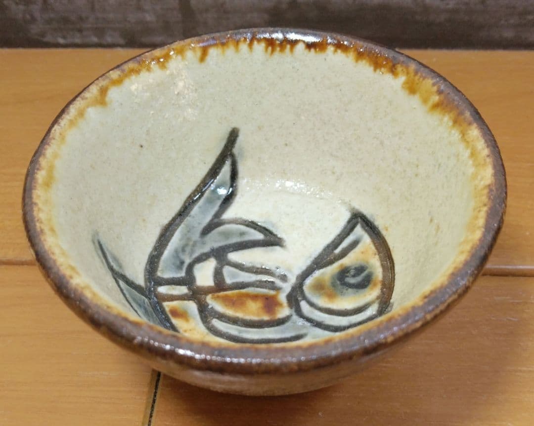 人間国宝 金城次郎 ぐい呑 栞 共箱 美品 壷屋焼 やちむん 紐付箱 壺屋焼