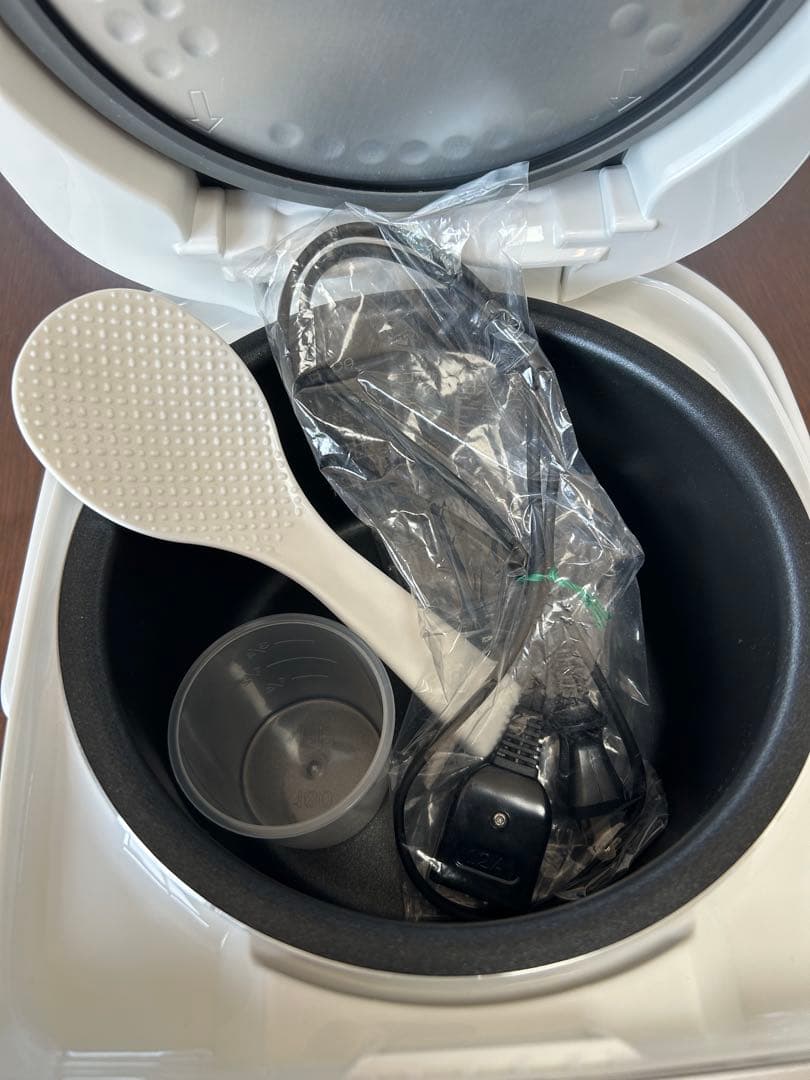 【ほぼ新品！】美品　象印 NL-DB10-WA 炊飯器 マイコン