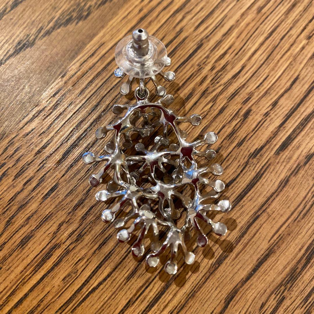 グロッセ Brillia オーバル ピアス プラチナ フラワー