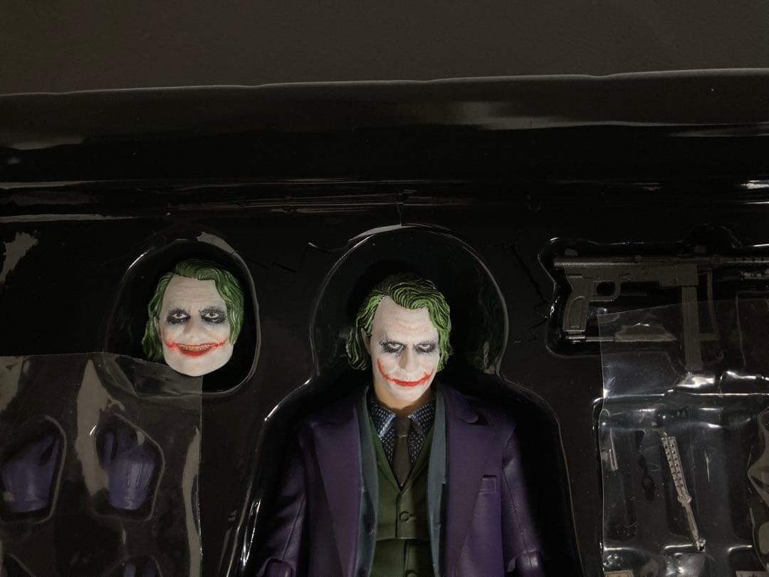 MAFEX マフェックス　ジョーカー　Ver.2.0 No.051 ダークナイト