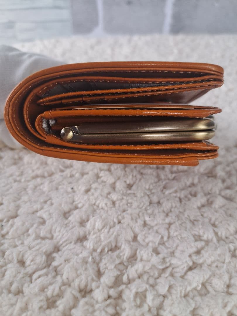 新品【ダコタ】アロマティコ がま口二つ折り財布　牛革 本革【Dakota】