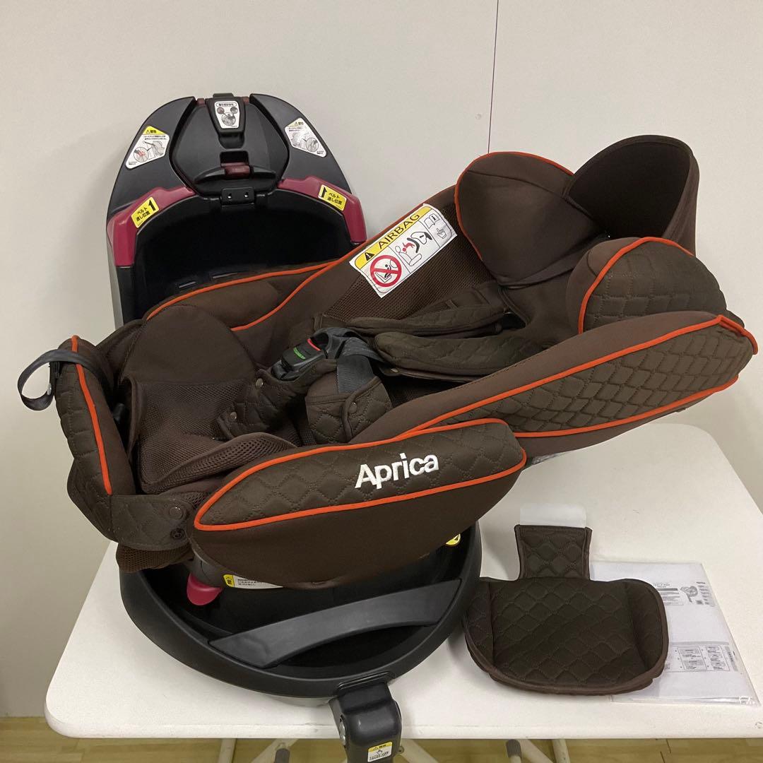 アップリカ フラディア グロウ プレミアム 新生児対応チャイルドシート