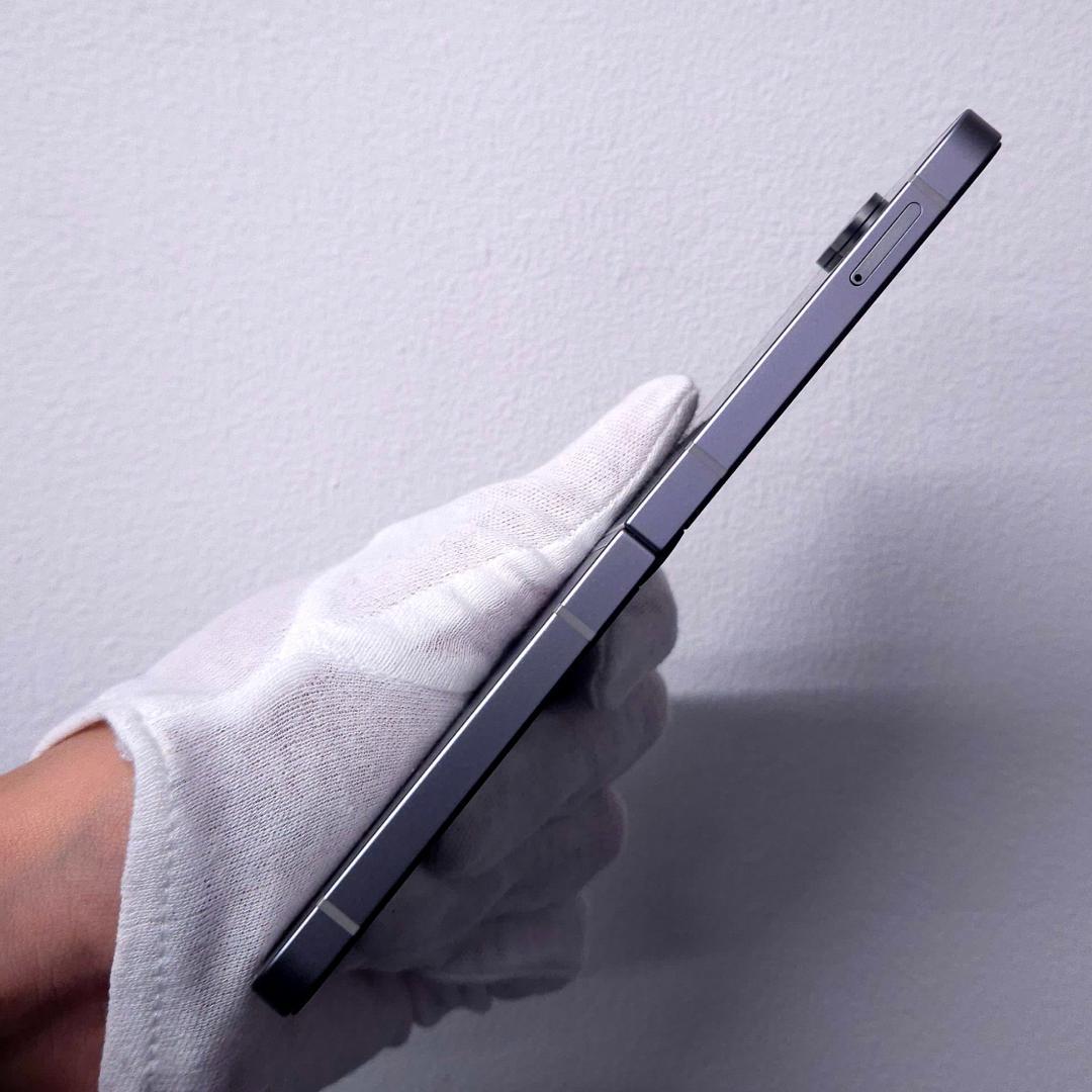 Galaxy Z FLIP6 256GB シルバー SIMフリー【A級】