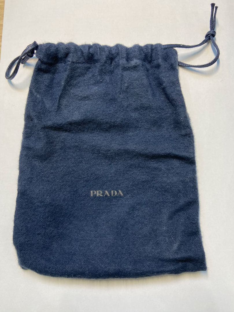 PRADA レッド レザー ケース