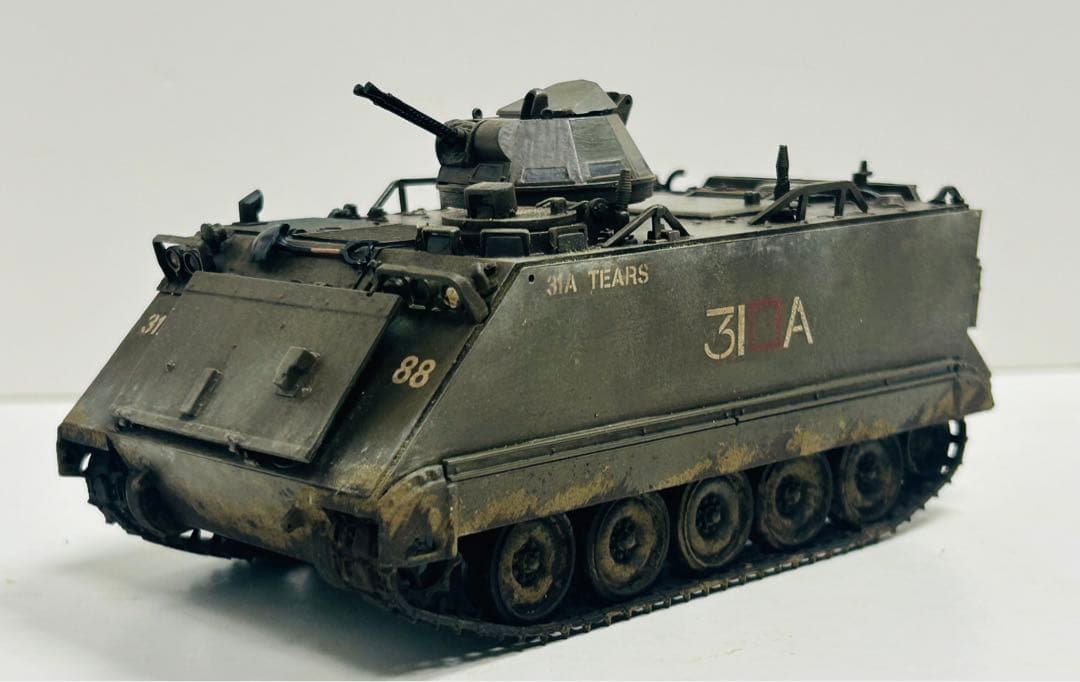 アカデミー　1/35 M132A1 完成品　戦車　装甲車模型　オーストラリア