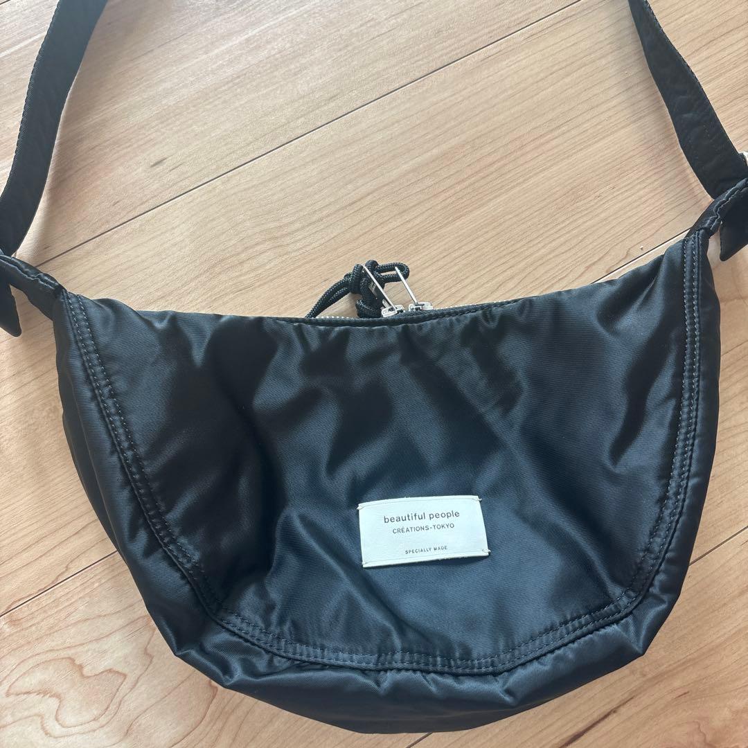 ビューティフルピープル　ナイロンムーン ショルダーバッグ