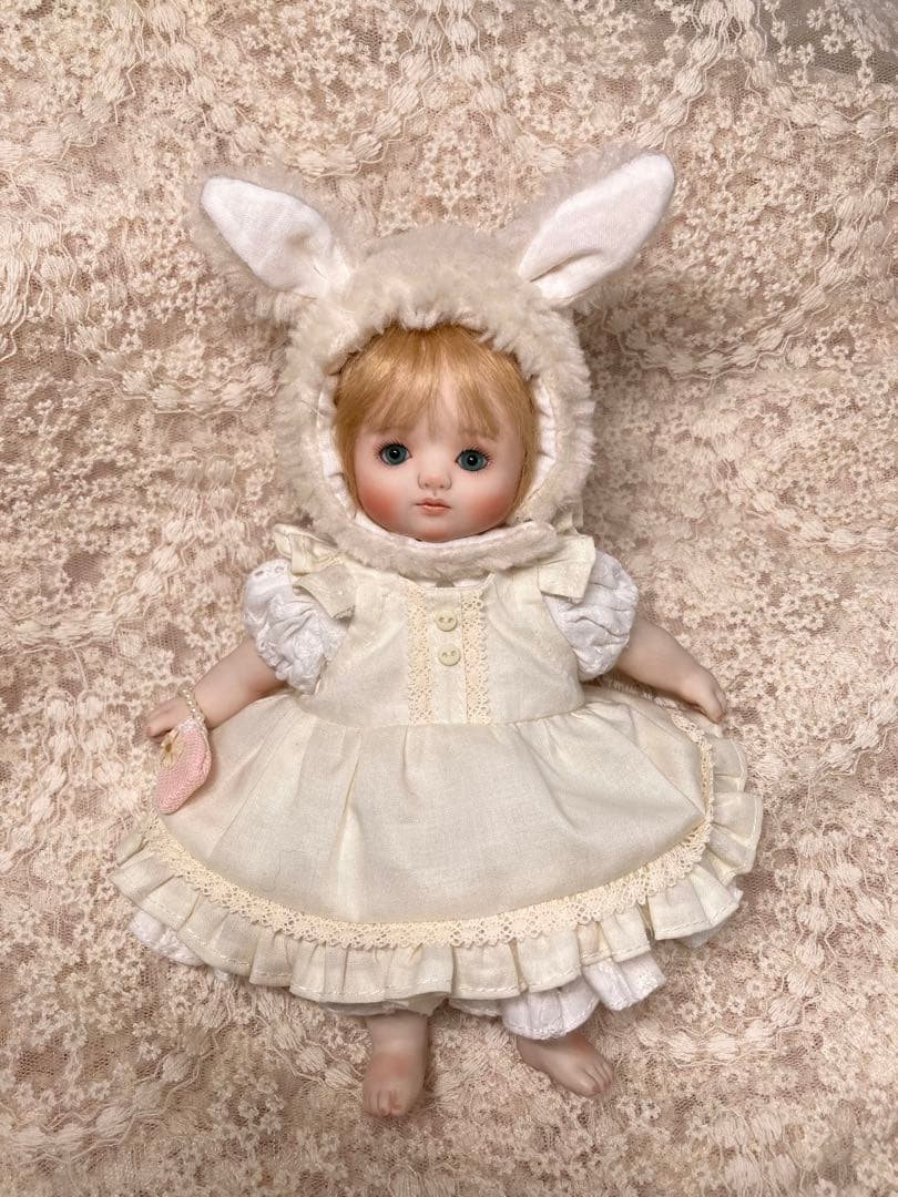 創作ビスクドール　『白うさぎちゃん』　創作人形 抱き人形　うさぎドール