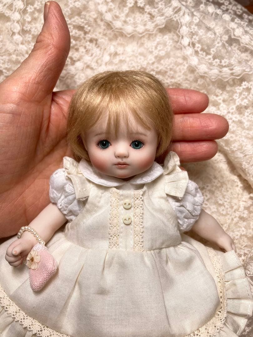 創作ビスクドール　『白うさぎちゃん』　創作人形 抱き人形　うさぎドール