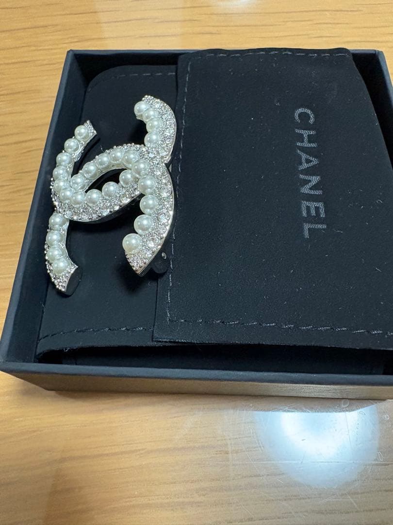 m*5様 CHANEL CCロゴ ブローチ パール　ラインストーン