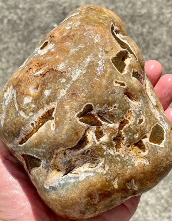 国産天然石　新潟県産　原石　水晶の晶洞