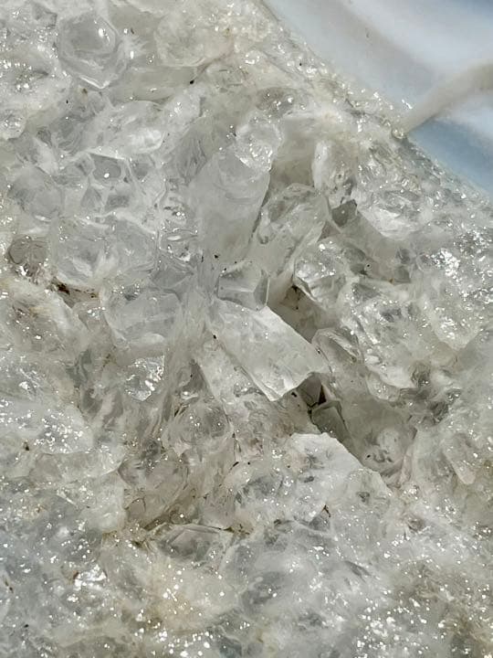 国産天然石　新潟県産　原石　水晶の晶洞