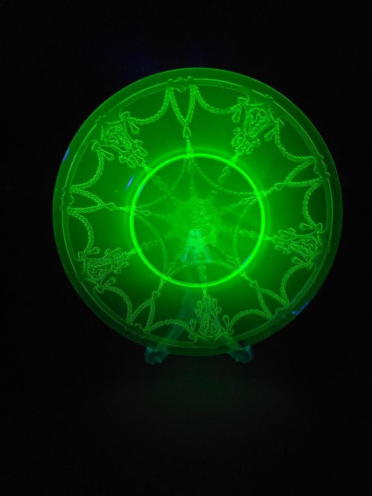 1930年代　アンカーホッキング　カメオグリーン　ウランガラス