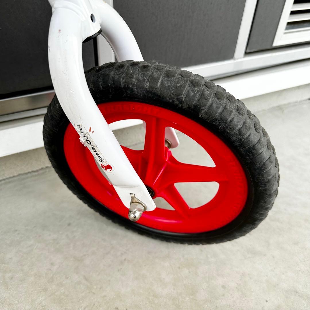 ストライダー セーブザチルドレンモデル ホワイト×レッド　スポーツ　12インチ