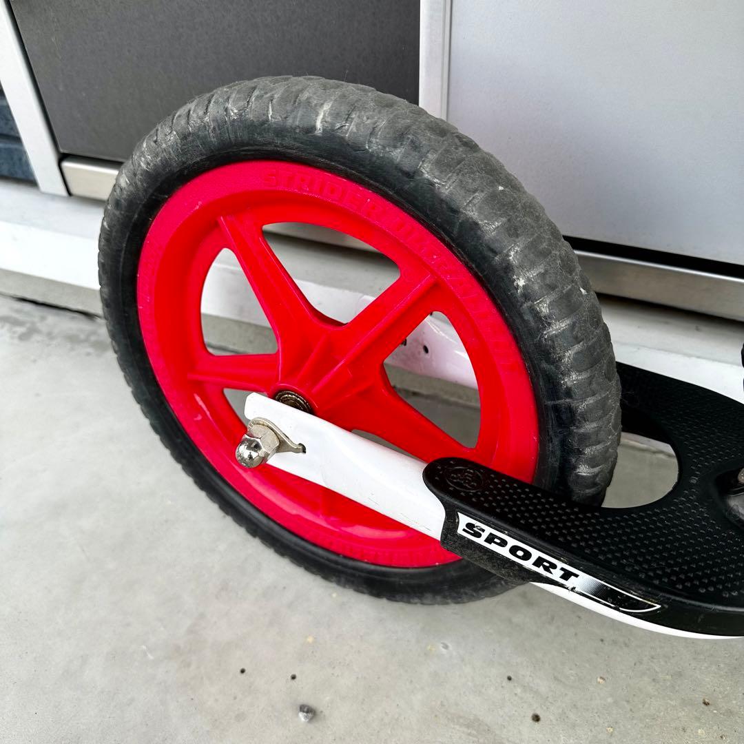 ストライダー セーブザチルドレンモデル ホワイト×レッド　スポーツ　12インチ